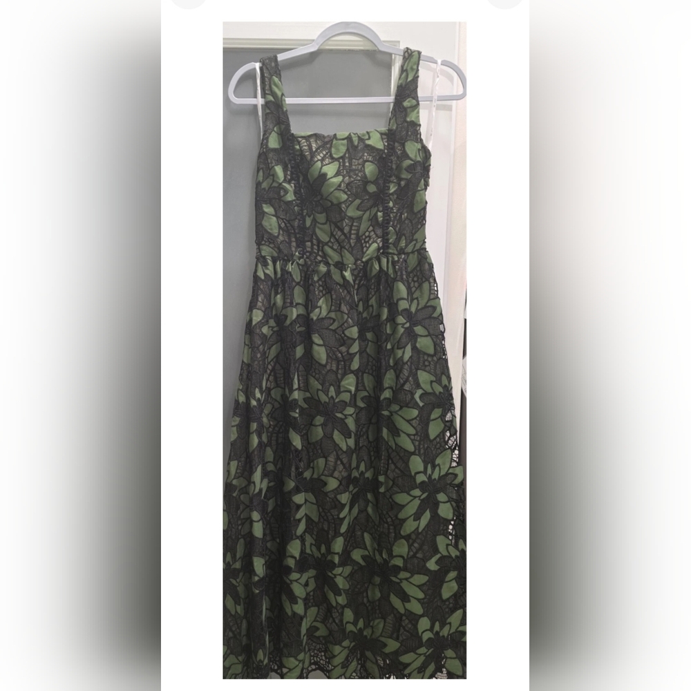 New York & Co. Green &Black Lace overlay Fit &Flare Midi Dress, corset ties, NWT